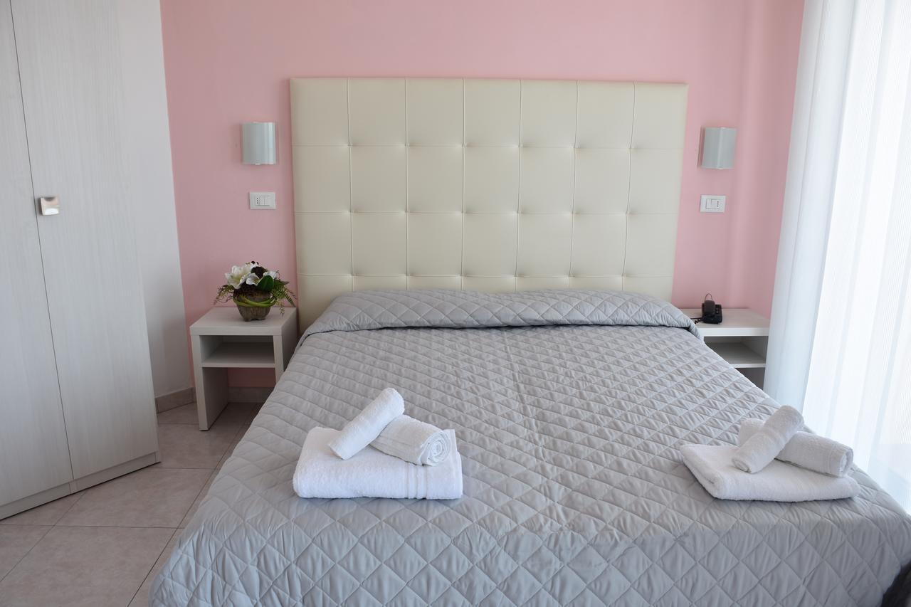 Hotel Gambrinus Rimini Exterior photo