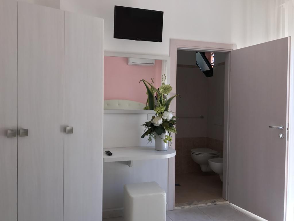 Hotel Gambrinus Rimini Exterior photo