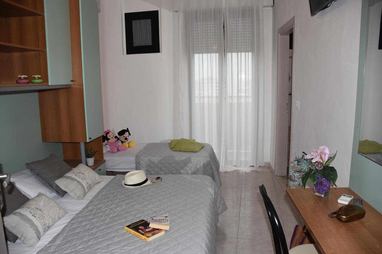 Hotel Gambrinus Rimini Exterior photo