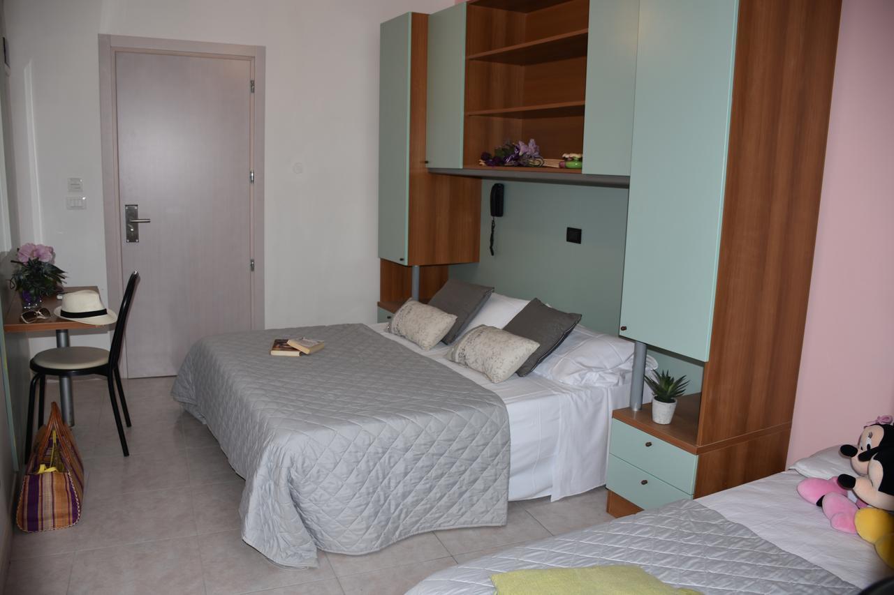 Hotel Gambrinus Rimini Exterior photo